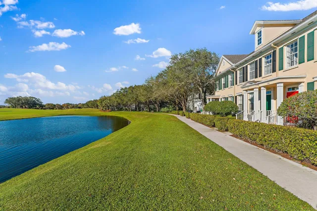 Charleston Court at Abacoa Residence photo 2