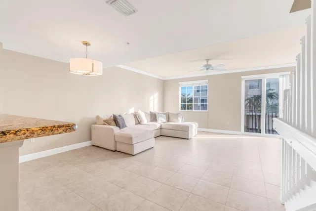 Pineapple Grove Village Condominiums Unit 5-E photo 7