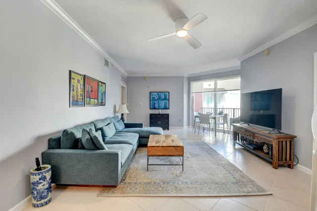 The Astor Unit 415 photo 2