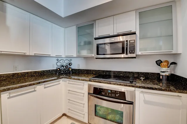 The Astor Unit 415 photo 5