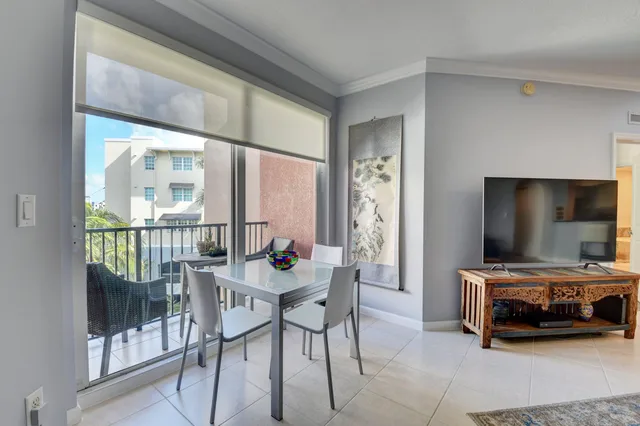 The Astor Unit 415 photo 8