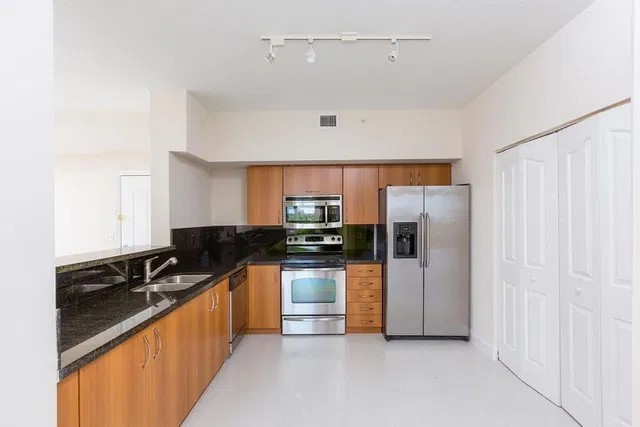 Pineapple Grove Village Condominiums Unit 2403 photo 9