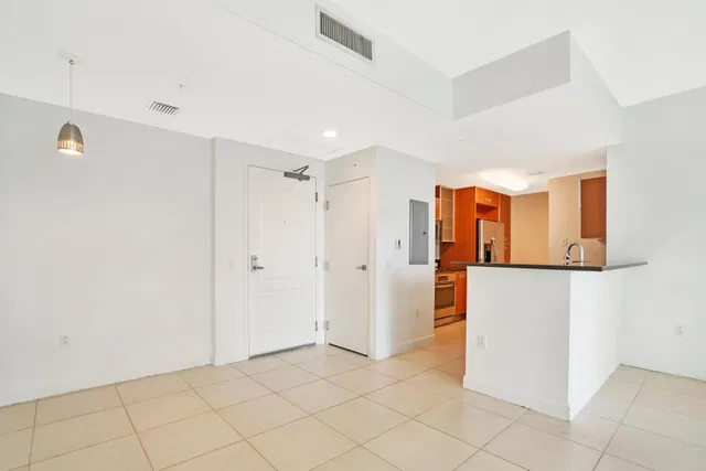 The Whitney Unit 622 photo 3