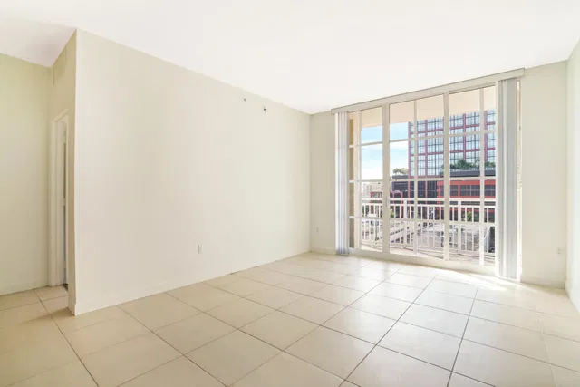 The Whitney Unit 622 photo 8