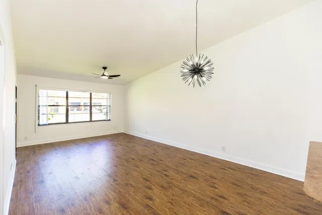 Residence photo 3