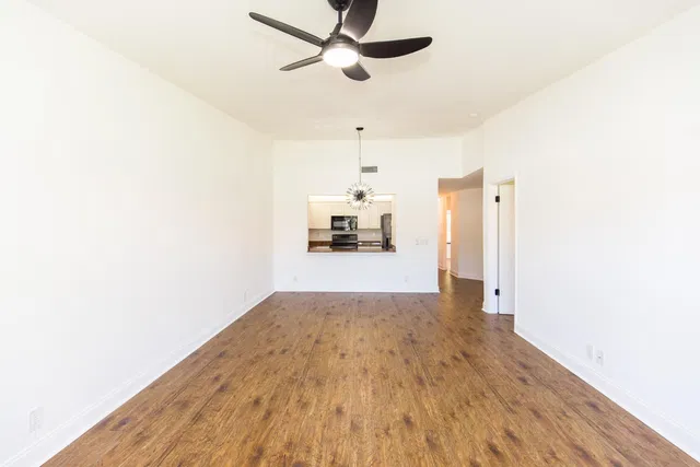 Residence photo 5