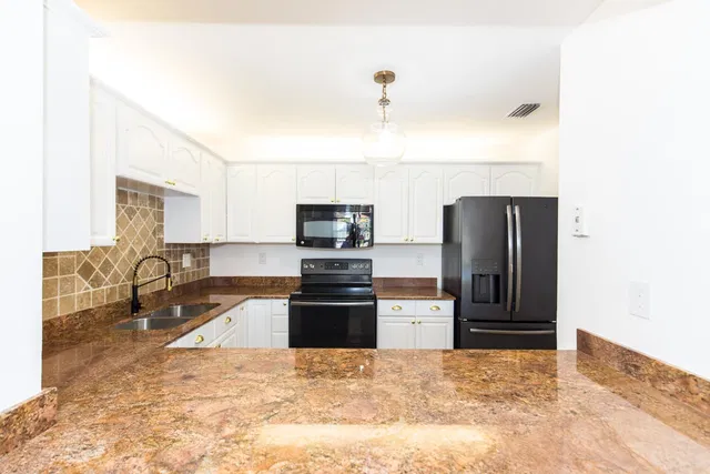 Residence photo 6