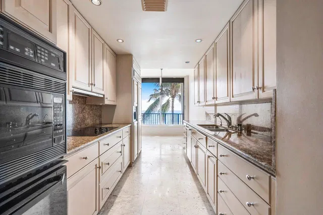 Dunster House Palm Beach Unit 4c photo 10