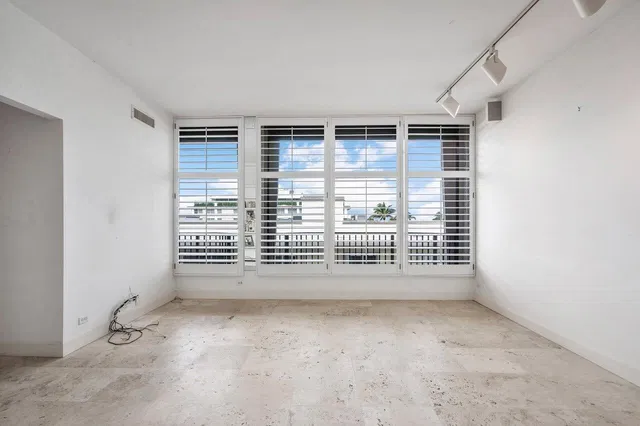 Dunster House Palm Beach Unit 4c photo 18