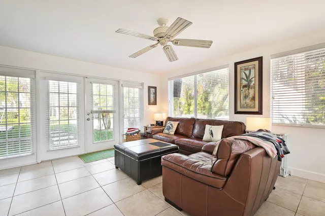NOMAR West Palm Beach Residence photo 11