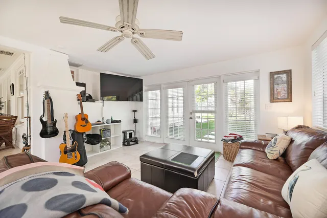 NOMAR West Palm Beach Residence photo 13
