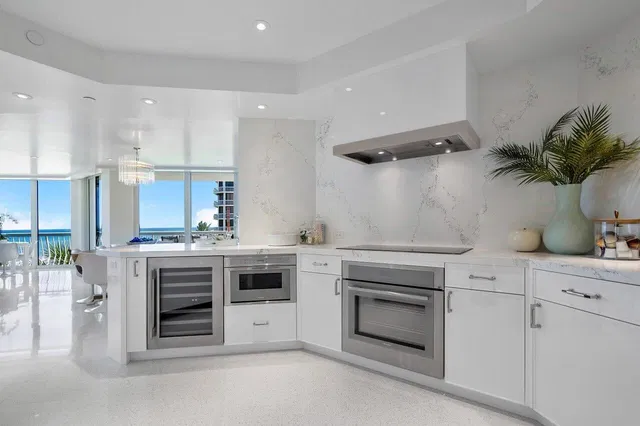 Sloan's Curve Palm Beach Unit 308n photo 8