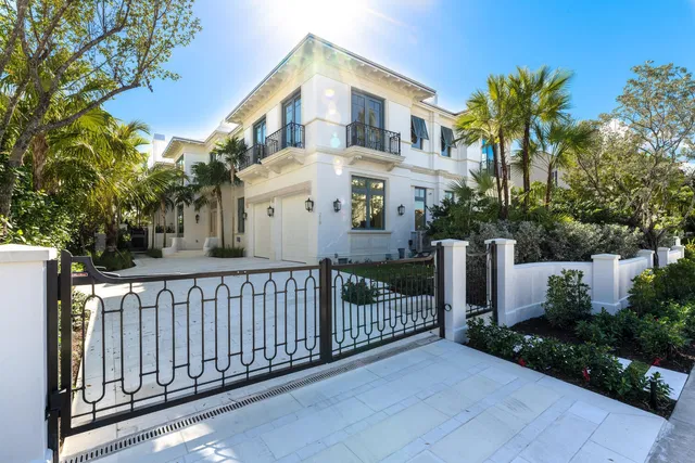 218 Brazilian Avenue