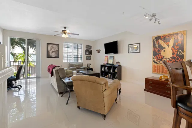 Pineapple Grove Village Condominiums Unit 6-D photo 4