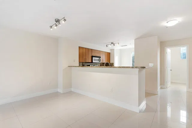 Pineapple Grove Village Condominiums Unit 6-D photo 7