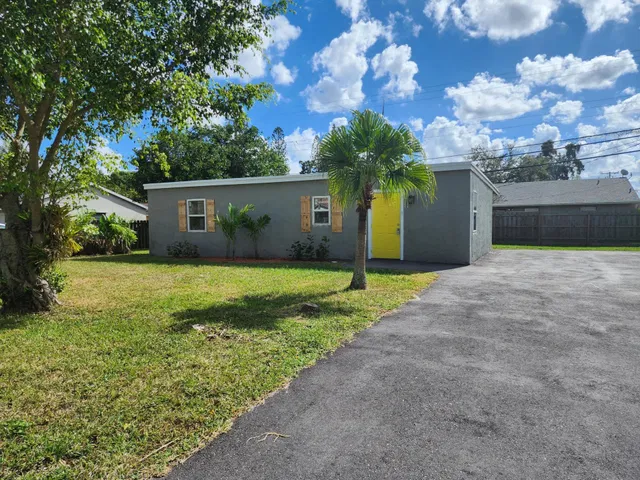Residence photo 2