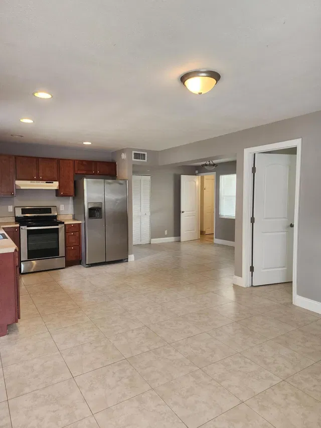 Residence photo 3