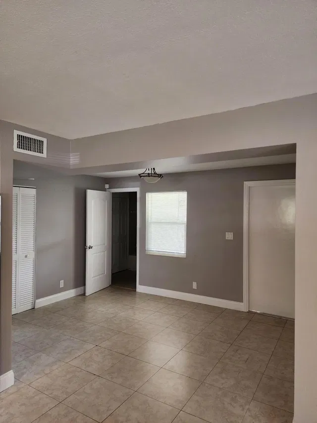 Residence photo 6