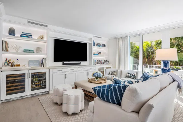 Winthrop House Condos Unit 302 photo 8
