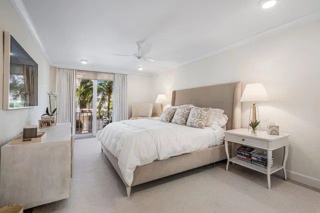 Winthrop House Condos Unit 302 photo 14