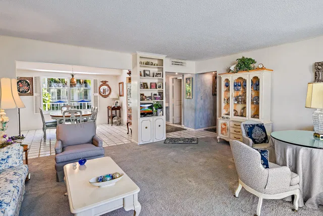 Winthrop House Condos Unit 421 photo 4