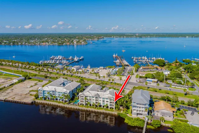 Harborage Yacht Club Unit 302 photo 3
