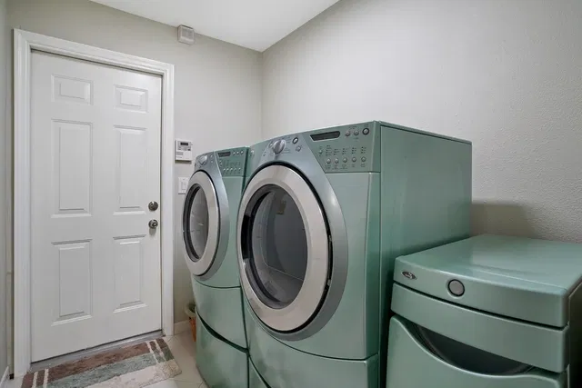 Residence photo 15