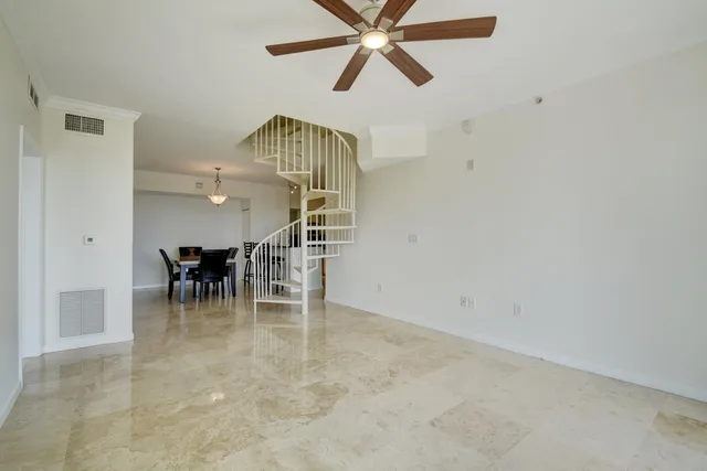 The Astor Unit 507 photo 5