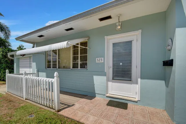 SoSo West Palm Beach Residence photo 3