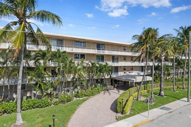 139 Sunrise Avenue #302