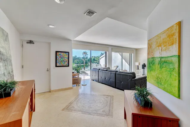 Martinique Singer Island Unit 4 photo 4