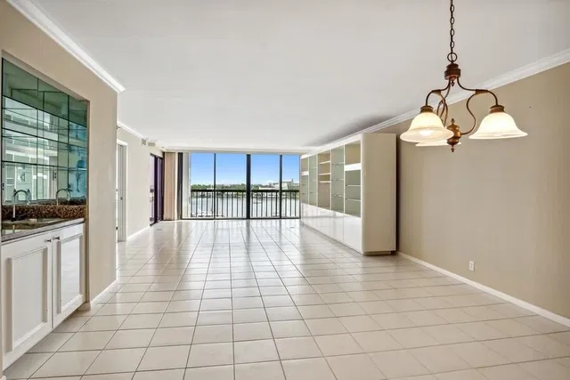 Waterview Towers Unit 1102 photo 4
