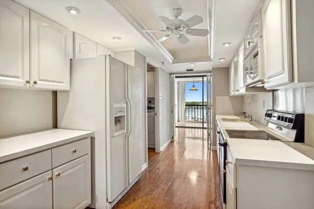 Waterview Towers Unit 1102 photo 7
