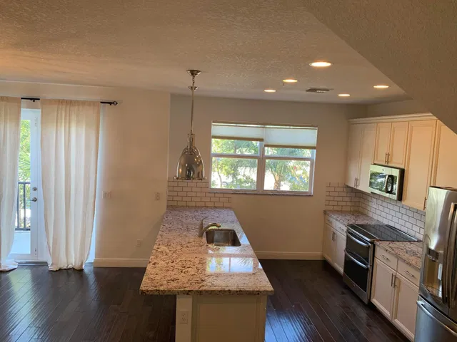 Latitude Delray Residence photo 3