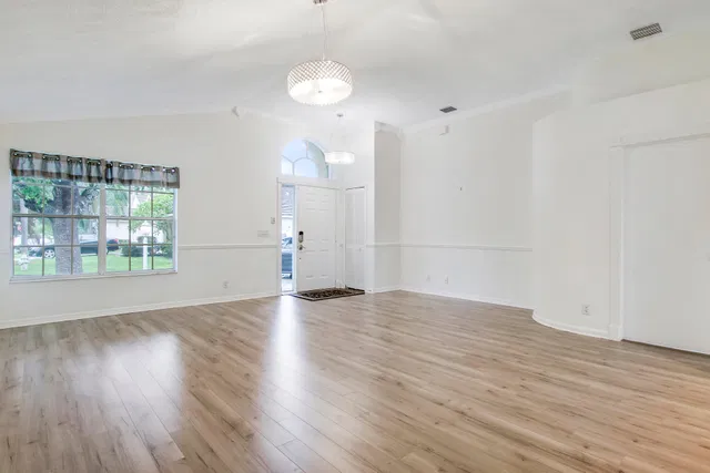 Residence photo 5