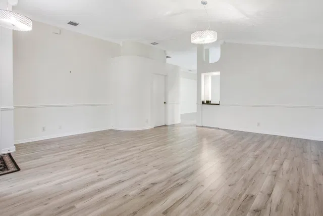  Residence photo 6