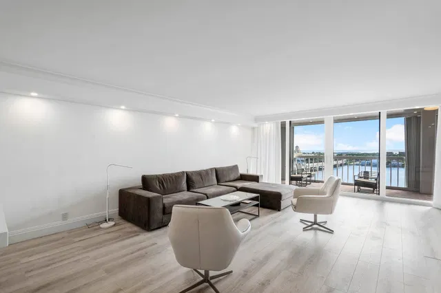Waterview Towers Unit 1803 photo 2