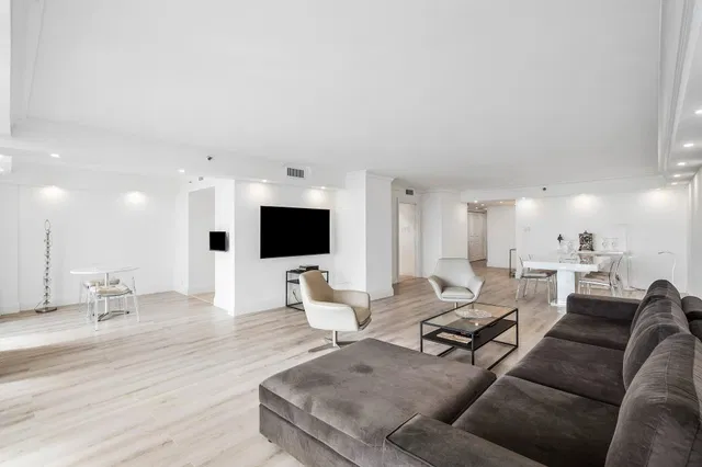 Waterview Towers Unit 1803 photo 5
