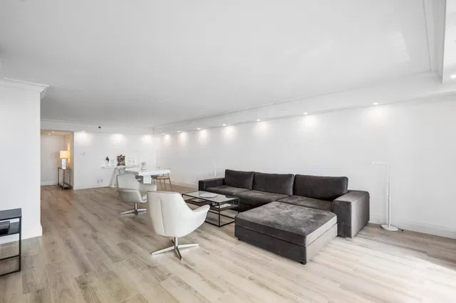 Waterview Towers Unit 1803 photo 6
