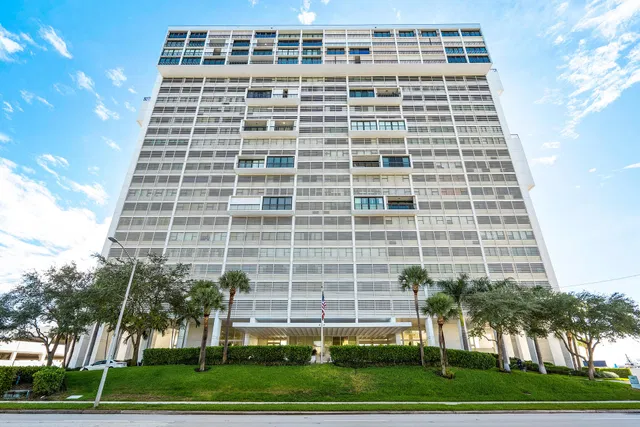 Waterview Towers Unit 1803 photo 24