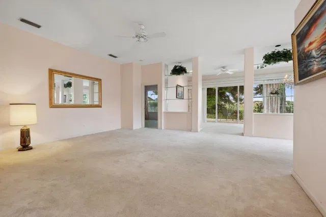 Residence photo 2
