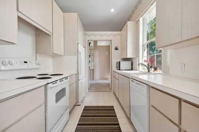 Residence photo 5