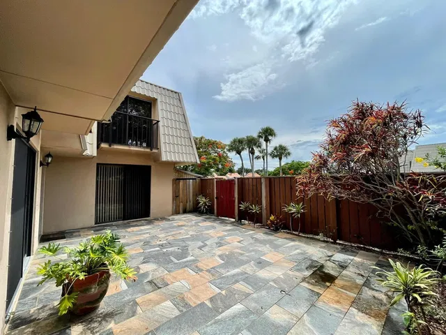 Residence photo 4