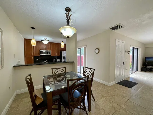 Residence photo 6