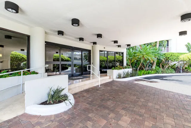 Tiara Singer Island Unit 14-G photo 7