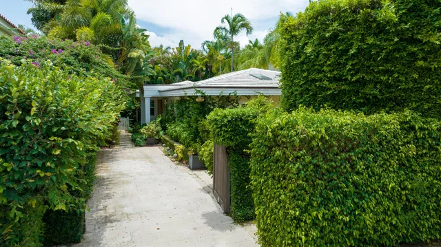 422 Australian Avenue