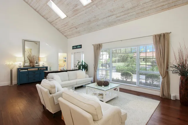 Boca Bath & Tennis Residence photo 8