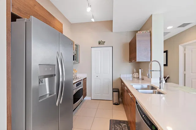 City Palms Unit 523 photo 5