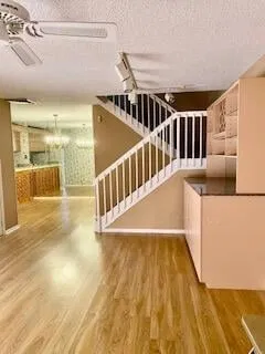  Residence photo 4