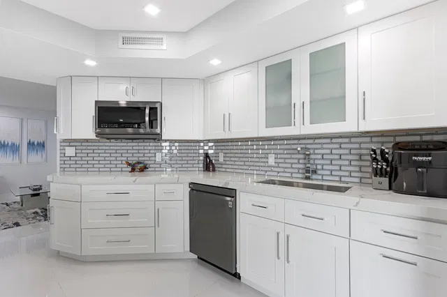 Corniche Singer Island Unit 203 photo 4